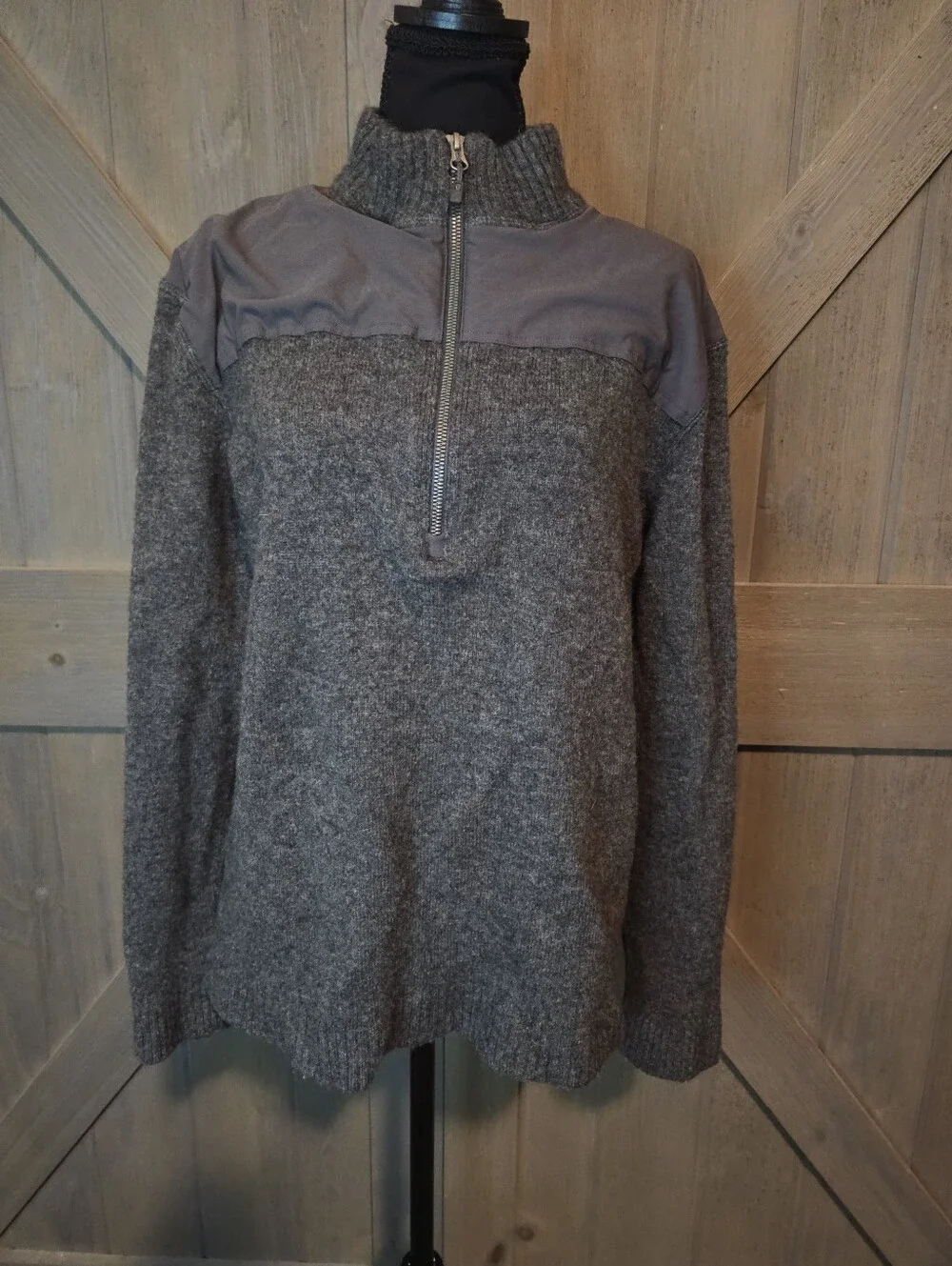 Rei Wool Quarter Zip Sweater sz Medium